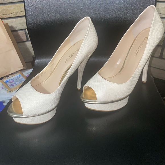 Enzo Angiolini Pumps - Picture 3 of 6
